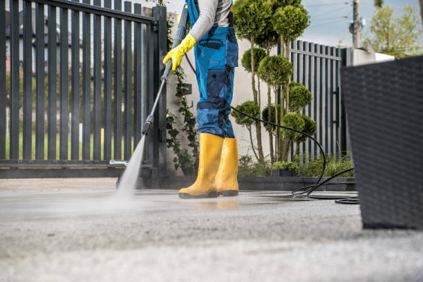 Best Sidewalk and Walkway Cleaning  in March Ar, CA